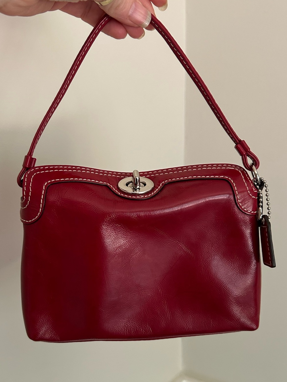 Vintage Y2K Coach Madison Red Patent Leather TurnLock Wristlet F41966